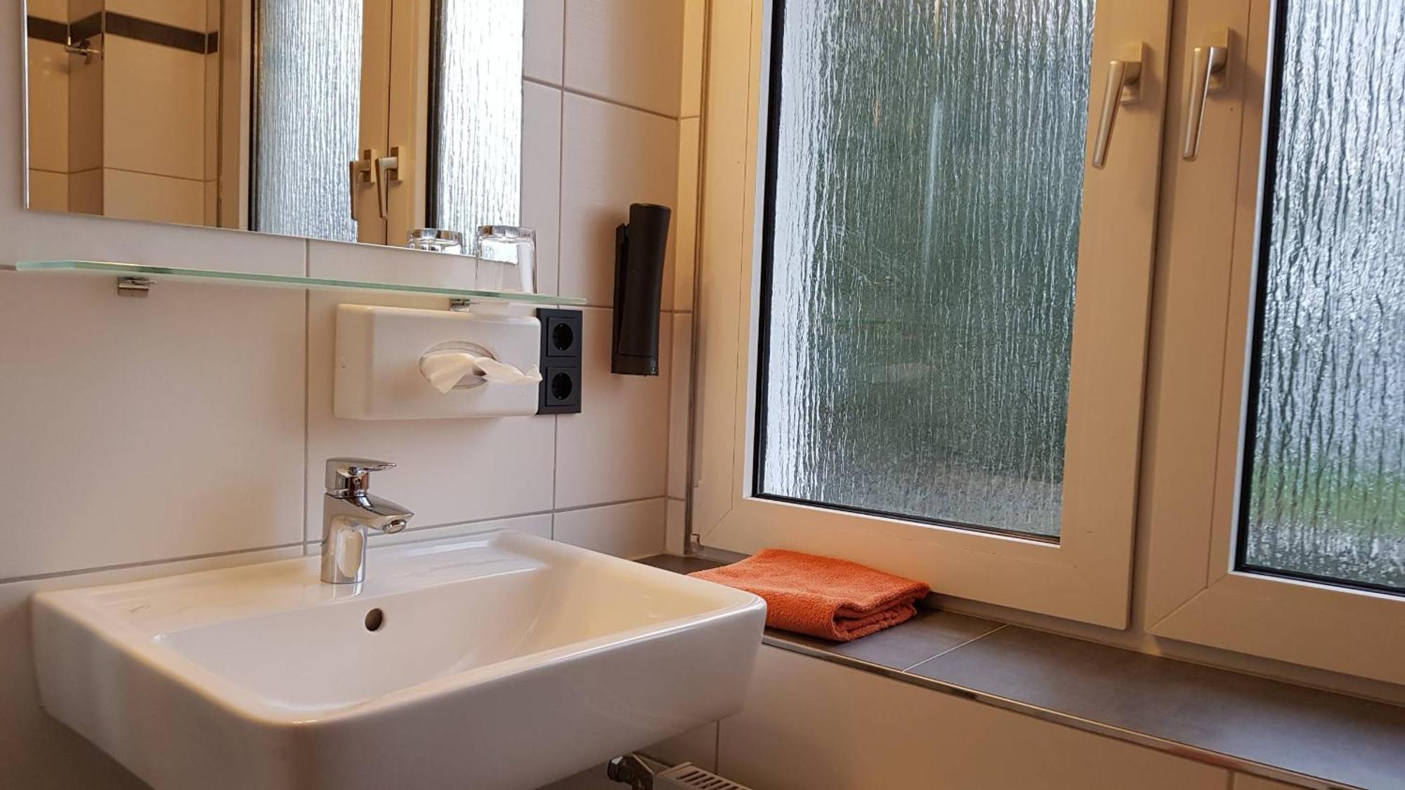 Hotel Walz Salzkotten ภายนอก รูปภาพ