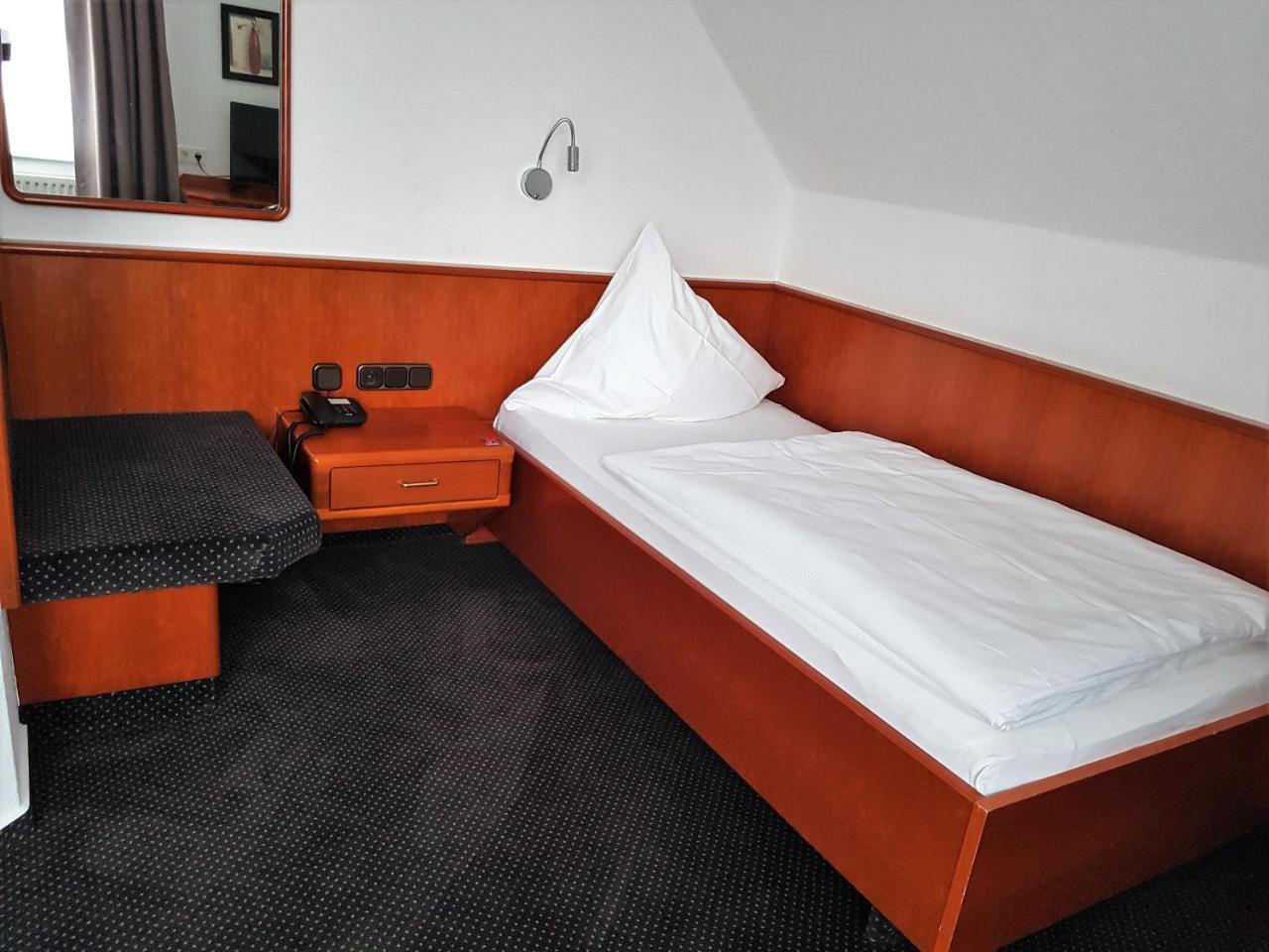 Hotel Walz Salzkotten ภายนอก รูปภาพ
